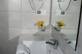 Acar Hotel