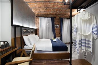 Adahan DeCamondo Pera 4*