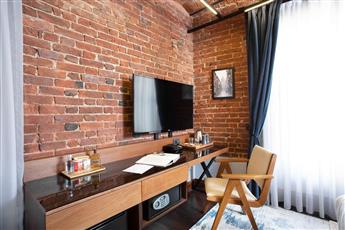 Adahan DeCamondo Pera 4*