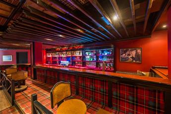 Adonis Hotel
