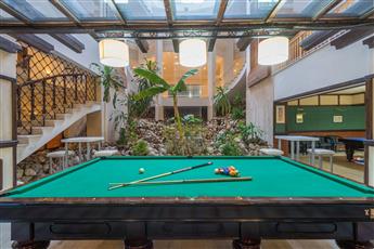 Adonis Hotel
