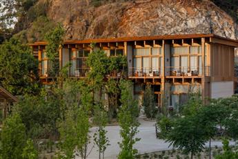 Ahama Hotel
