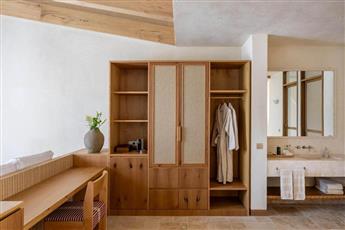 Ahama Hotel