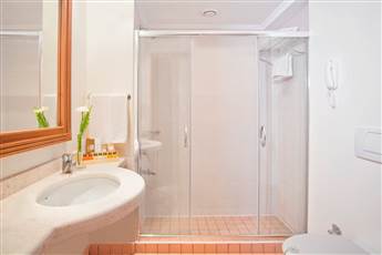 Akka Hotel Claros 4* Akka Hotel Claros 4*