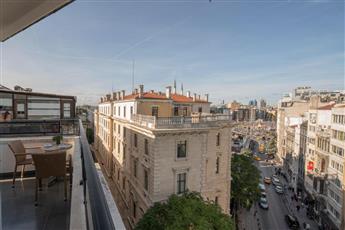 Akka Lush Taksim