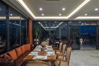 Akka Lush Taksim