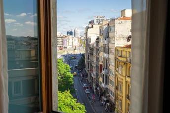 Akka Lush Taksim
