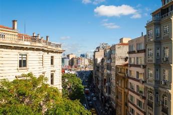 Akka Lush Taksim