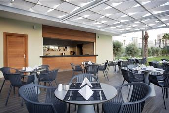 Akra V Hotel