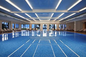 Akra V Hotel