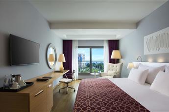 Akra V Hotel