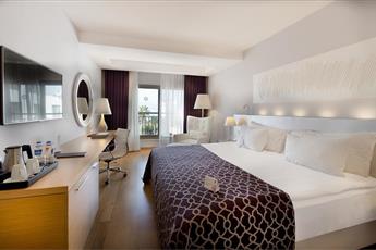 Akra V Hotel