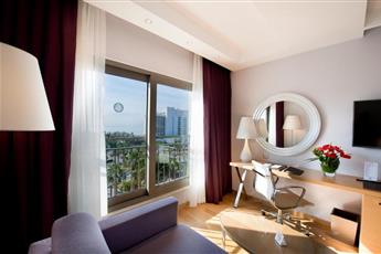 Akra V Hotel