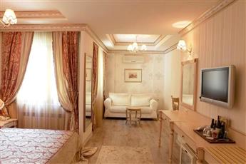 Albatros Premier Hotel 4*