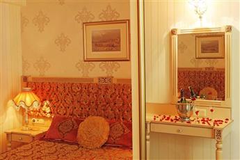 Albatros Premier Hotel 4*