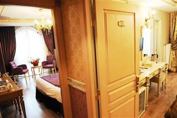 Albatros Premier Hotel 4*