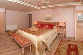 Albatros Premier Hotel 4*