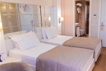 Alesta Yacht Hotel 4*