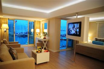 Alesta Yacht Hotel 4*