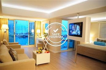 Alesta Yacht Hotel 4*