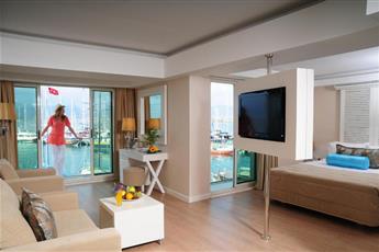 Alesta Yacht Hotel