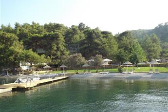 Alesta Yacht Hotel