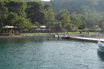 Alesta Yacht Hotel