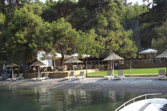 Alesta Yacht Hotel