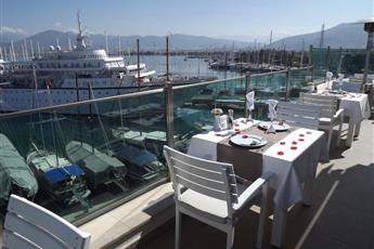 Alesta Yacht Hotel