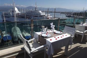 Alesta Yacht Hotel