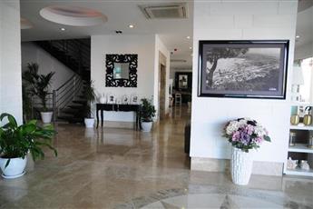 Alesta Yacht Hotel