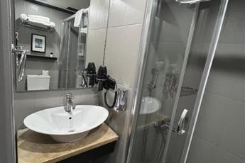 All Seasons Hotel 4*