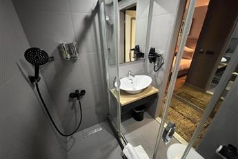 All Seasons Hotel