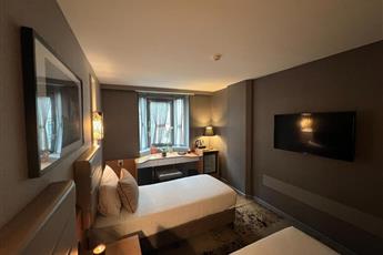 All Seasons Hotel