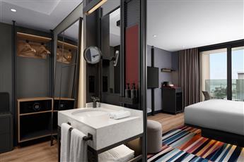 Aloft Istanbul Karakoy 5*