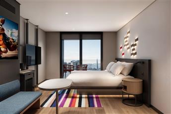 Aloft Istanbul Karakoy 5*