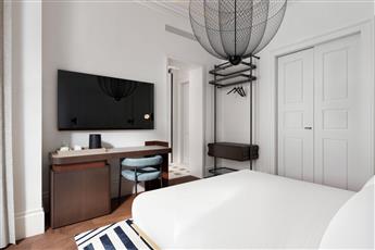 Aloft Istanbul Karakoy 5*