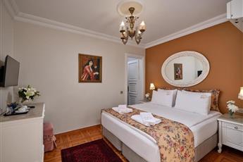 Alzer Hotel