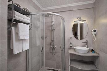 Alzer Hotel