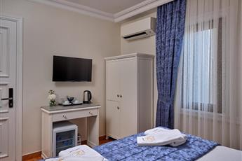 Alzer Hotel