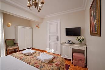 Alzer Hotel