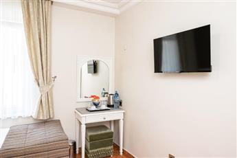 Alzer Hotel