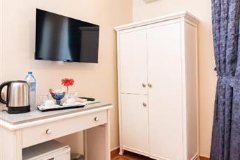 Alzer Hotel