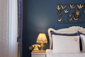 Alzer Hotel