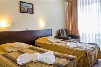 Amaris Hotel 3*