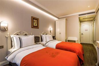 Amiral Palace Hotel