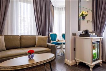 Amiral Palace Hotel