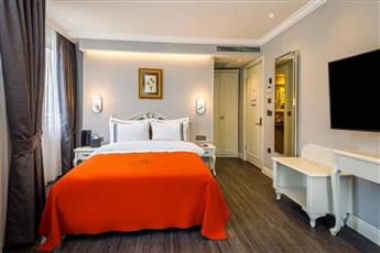 Amiral Palace Hotel
