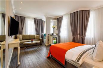 Amiral Palace Hotel