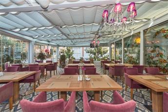 Amiral Palace Hotel